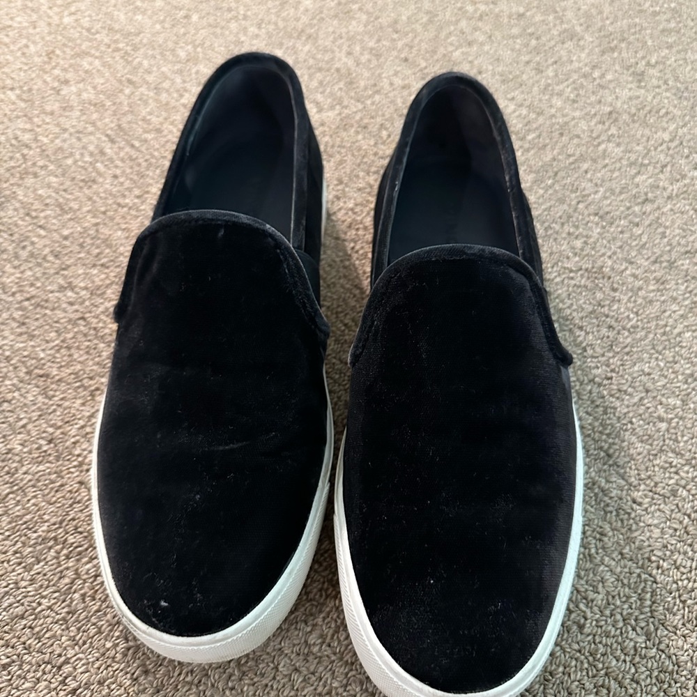 Vince Blair Sneakers. Women’s sz 8.5. Dark gray velvet.
